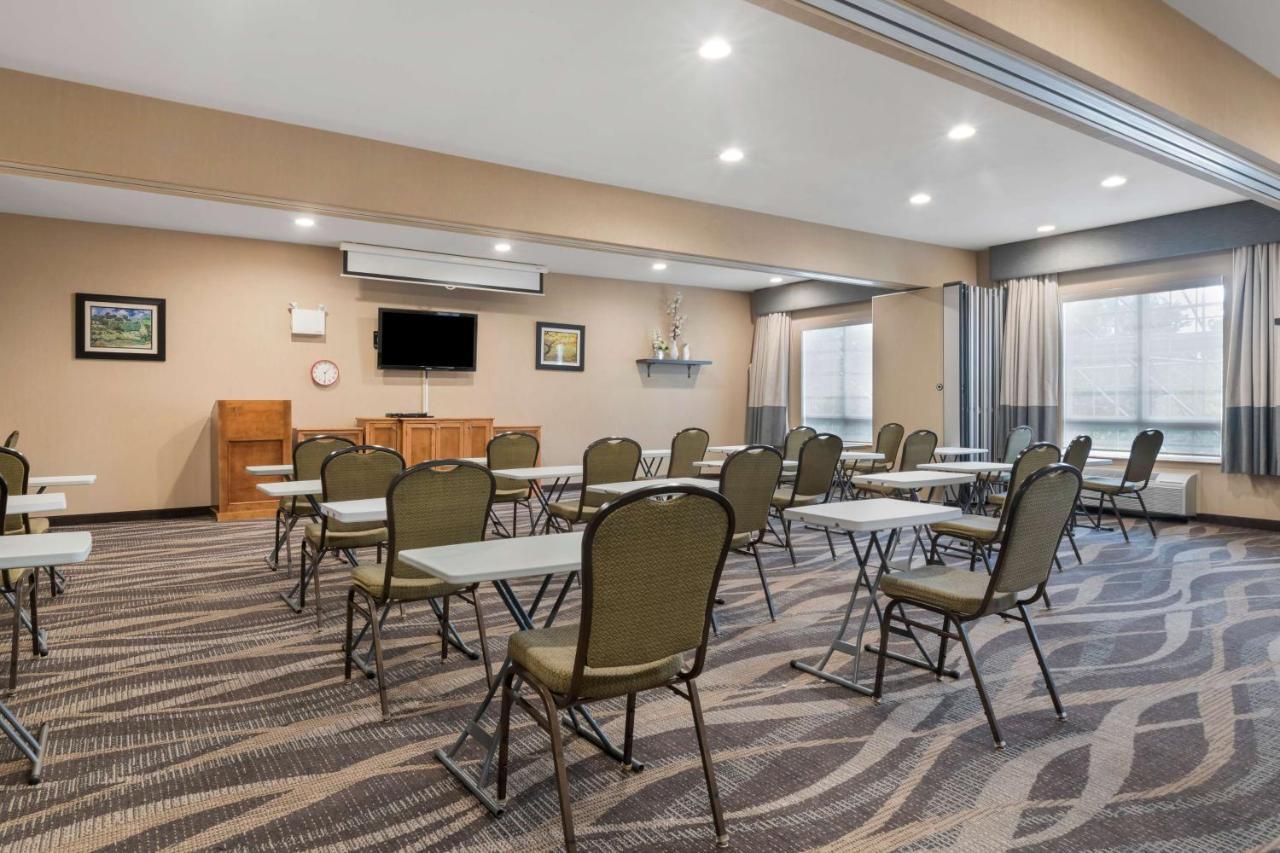 Best Western Plus Saint John Hotel & Suites Extérieur photo